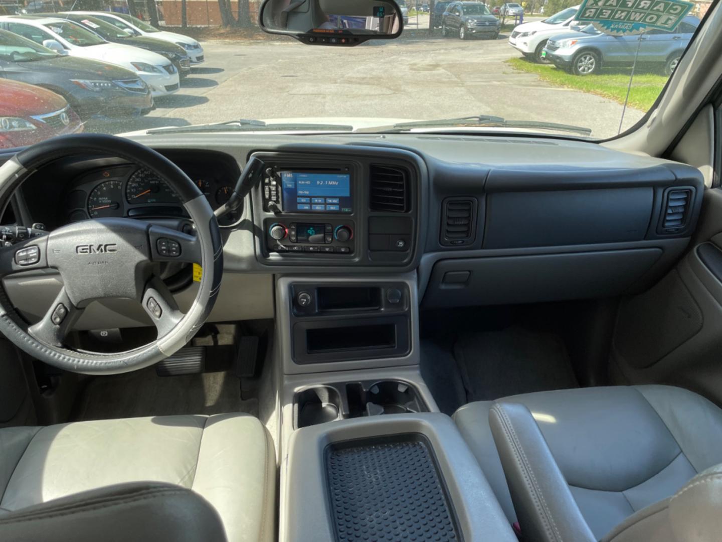 2005 WHITE GMC YUKON SLT (1GKEC13T95J) with an 5.3L engine, Automatic transmission, located at 5103 Dorchester Rd., Charleston, SC, 29418-5607, (843) 767-1122, 36.245171, -115.228050 - Photo#19